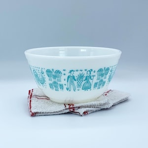 Pyrex Butterprint #402 1 1/2 QT Turquoise on White Nesting Mixing Bowl, Ovenware
