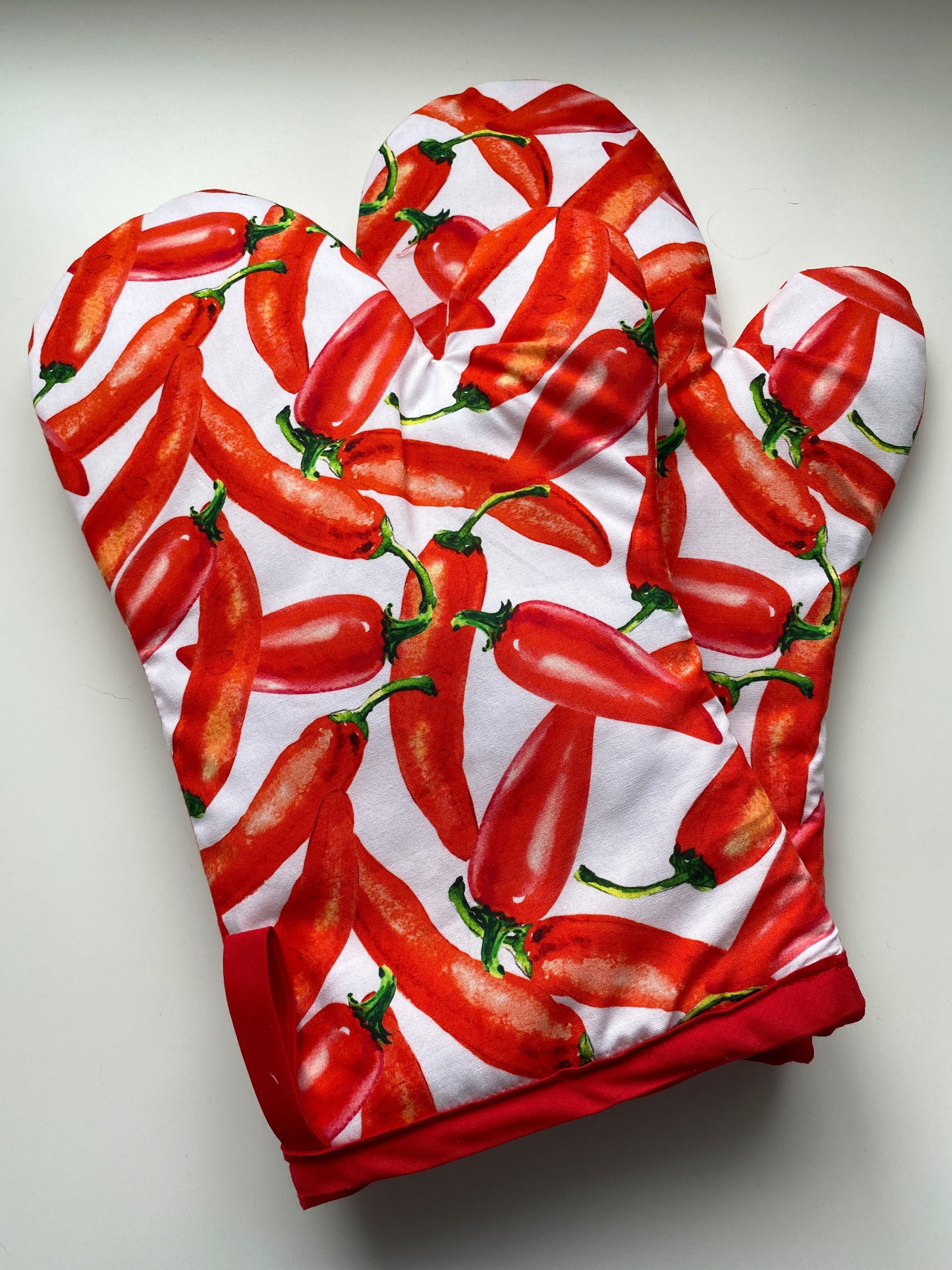 Hot Peppers / Red / Oven Mitts / Oven Gloves / Set of 2 / Etsy