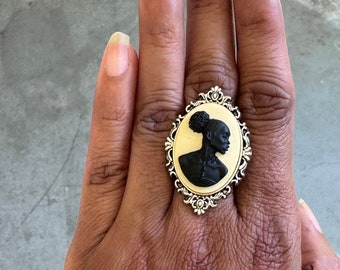 Silver Tone Scrolled Black American Cameo Ring