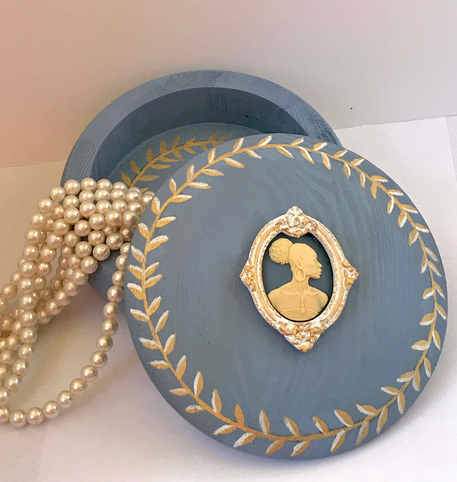 Caja de arte de joyería estilo wedgewood azul con hojas de | Etsy