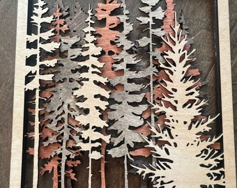 Diseño de bosque en capas para corte láser. 4 capas, dos diseños separados. 27 cm de alto x 23 cm de ancho. Solo archivo SVG digital. Árboles para colgar en la pared.