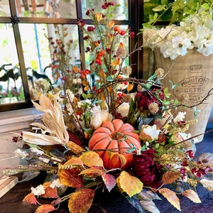 Fall Centerpiece, Fall Table Decor, Luxury Floral Arrangement, Table Decor, Pumpkin Decor, Thanksgiving Arrangement, Thanksgiving Decor