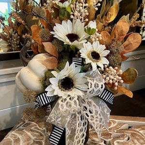 Fall Table Decor, Summer Table Decor, Fall Decor, Table Arrangement, Sunflower Arrangement, Neutral Table Decor, Neutral Fall Decor, Gift