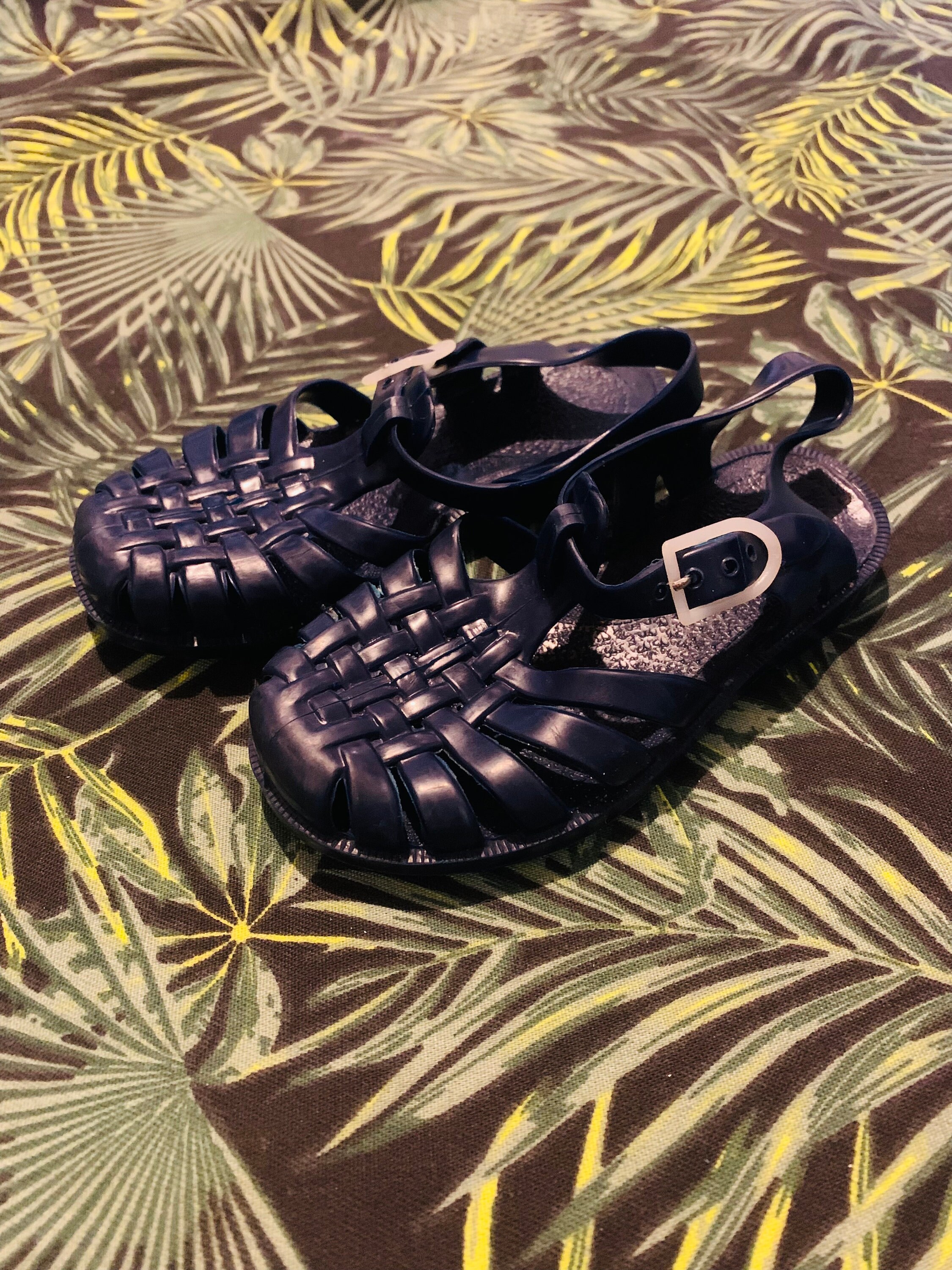 Adult jelly shoes best sale