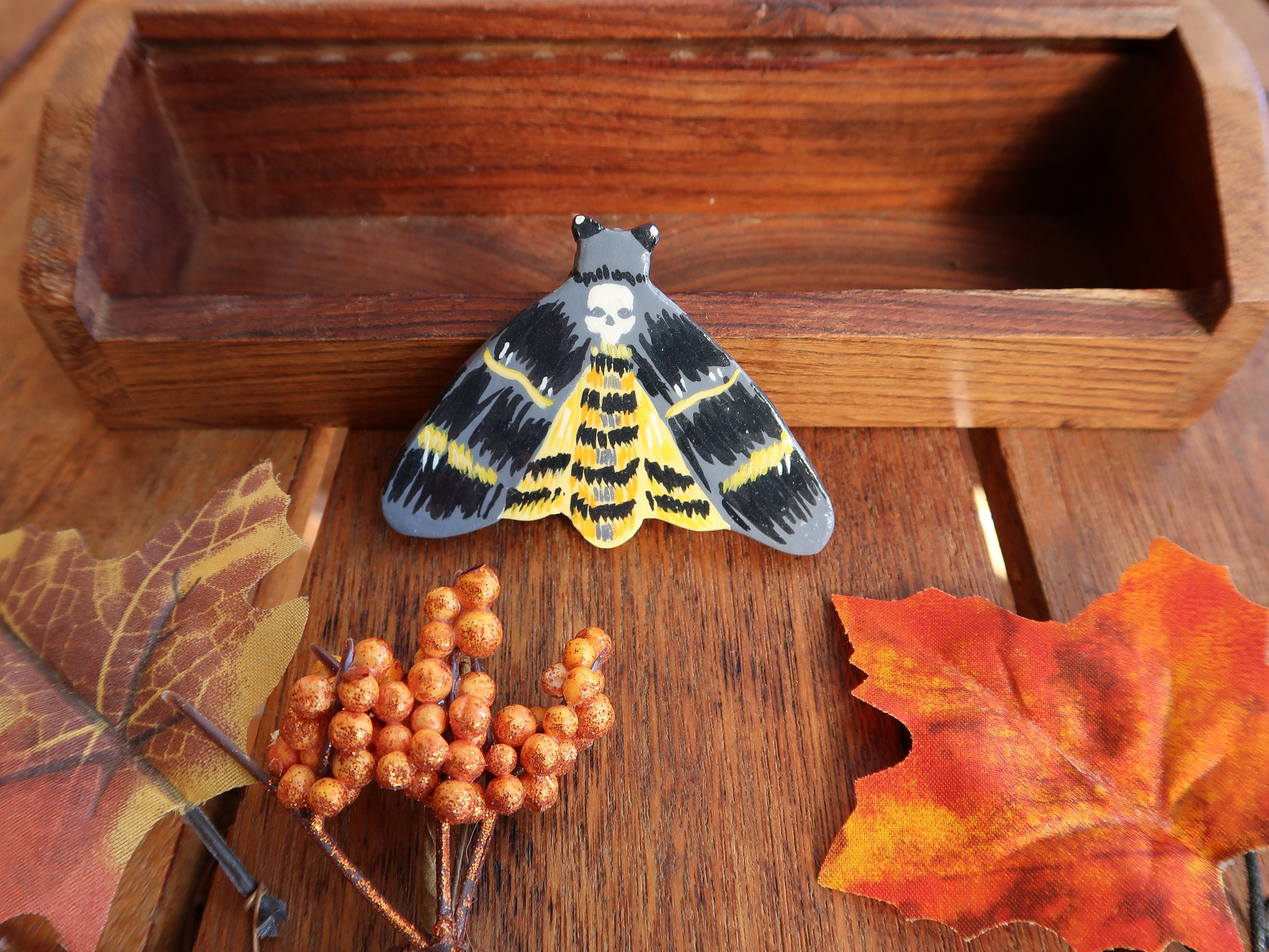 Aimants en Argile à Mites Faits La Main - Faucon Tête de Mort