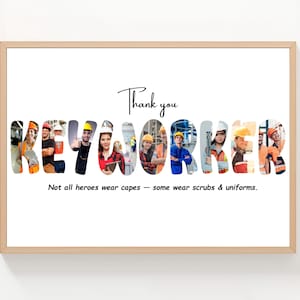 Könnte beinhalten: Ein gerahmter Druck mit den Worten "Thank you KEYWORKERS" in einer stilisierten Schriftart. Die Buchstaben sind mit Bildern von Fachkräften gefüllt. Der Text "Not all heroes wear capes - some wear scrubs & uniforms" steht darunter.