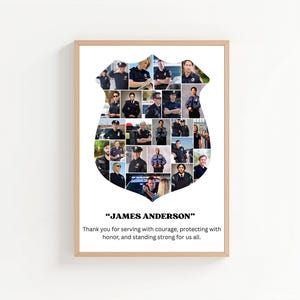 Pode incluir: Impressão emoldurada com uma colagem de fotos em forma de distintivo de polícia. A impressão inclui o nome "JAMES ANDERSON" e uma mensagem de agradecimento. A moldura é de madeira clara e o fundo é branco.