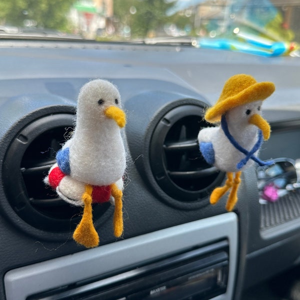 Handmade Wool Seagull Car Decor: Beach Lover Air Vent Clip