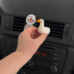 Gänse Lüfterclips Nadel gefilzte Bauernhoftiere Autofrischlinge Farmcore decor Autozubehör für Frauen Gänse Geschenk Gänseliebe Bild 2