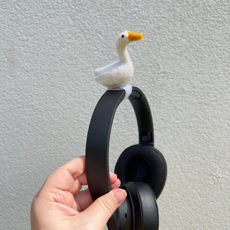 Felted goose headphone accessory Headphones decor Gamer gift for her Goblincore gaming accessories Streamer gift Goose gift image 3