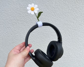 Felted daisy flower headphone accessory Floral accessories Headphones decor Gamer gift for her Goblincore gaming accessories Streamer gift