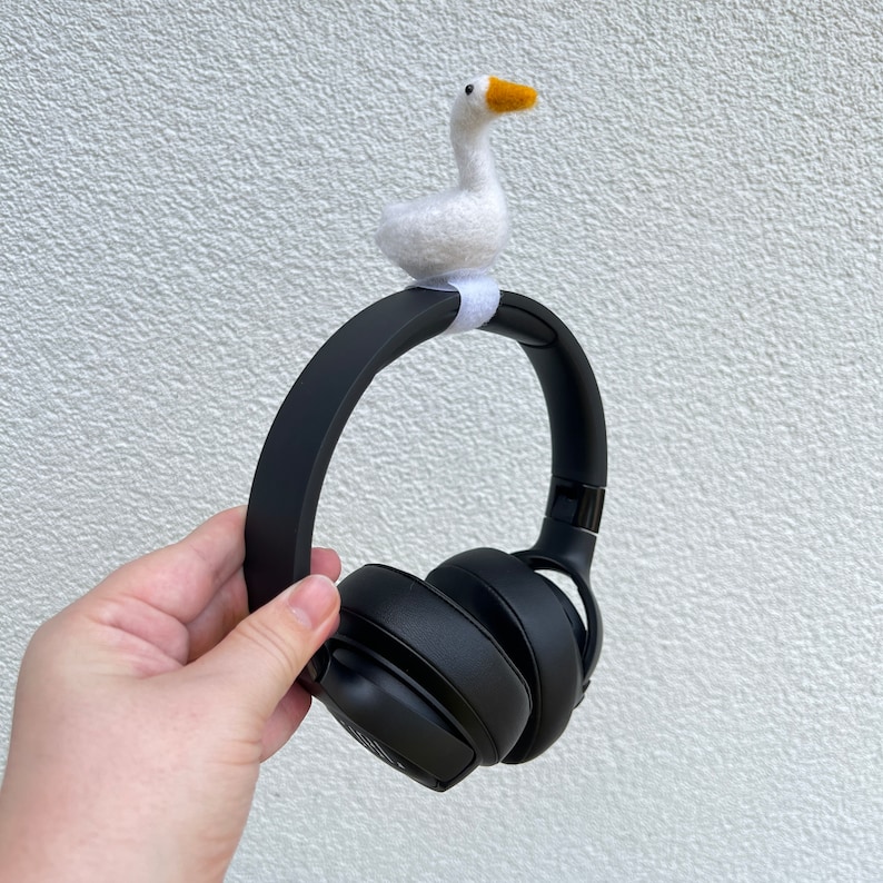 Felted goose headphone accessory Headphones decor Gamer gift for her Goblincore gaming accessories Streamer gift Goose gift image 4