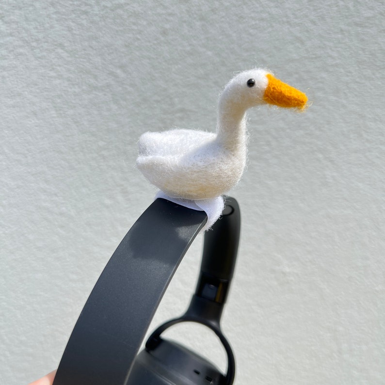 Felted goose headphone accessory Headphones decor Gamer gift for her Goblincore gaming accessories Streamer gift Goose gift image 1
