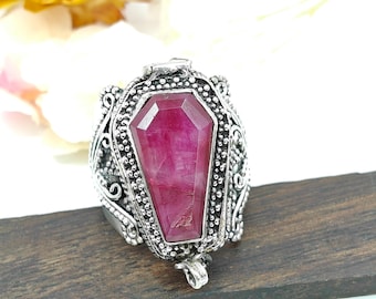 Sarg Rubin Ring: Versilbert Box Locket Ring