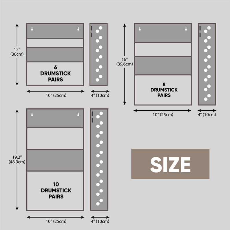 Może przedstawiać: Diagram przedstawiający r&oacute;żne rozmiary szarych, ściennych uchwyt&oacute;w na pałki perkusyjne. Uchwyty mają 10 cali szerokości i 4 cale głębokości. Uchwyty są oznaczone liczbą par pałek, kt&oacute;re mogą pomieścić: 6, 8 i 10. Uchwyty są r&oacute;wnież oznaczone wymiarami w calach i centymetrach.