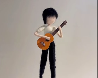 Fatto a mano "Guitar Boy" regalo speciale per compleanno e Natale in feltro di lana
