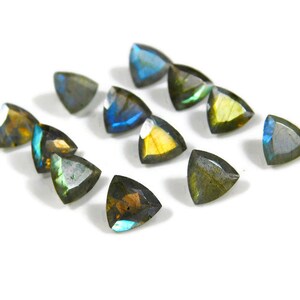 Multi fire labradorite faceted trillion shape .size 5x5 to 10x10mm, mix fire labradorite stone jewelry making stone loose gemstone.
