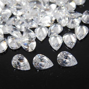 White CZ Cubic Zirconia faceted cut pear shape calibrated size 2x3mm to 8x12mm VVS Eye Clean Quality