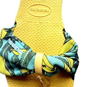 Havaianas You St Tropez Womens Flip Flops Sandals Yellow Banana Print US 7.5 image 2