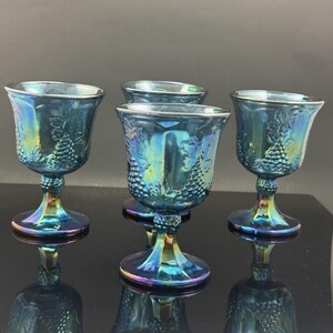 Set of 4 Indiana Glass Blue Iridescent Grape Goblets – Vintage Harvest Pattern – Mid Century Drinkware – 8 oz Carnival Glass