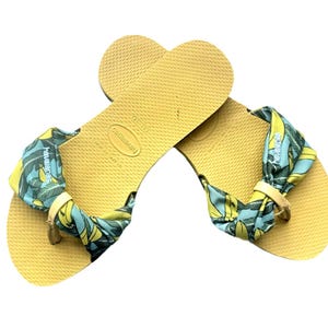 Havaianas You St Tropez Womens Flip Flops Sandals Yellow Banana Print US 7.5 image 5