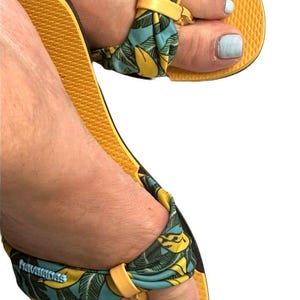 Havaianas You St Tropez Womens Flip Flops Sandals Yellow Banana Print US 7.5 image 7