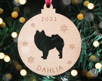 Personalised Pomeranian Dog Christmas Plaque | Pet Christmas Bauble Ornament | Wood | Silver | Pom Dog Christmas Tree Decoration Keepsake
