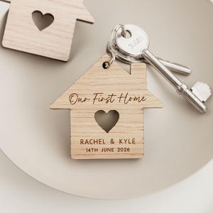 Llaveros de regalo para tu primer hogar / Llaveros de roble para tu primer hogar / Llaveros de recuerdo para tu primer hogar / Regalo para tu primera casa en pareja / Llaveros para tu nuevo hogar imagen 7