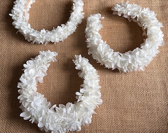 Boho Brautkrone mit weißen Blumen, Elfenbein-Hortensien-Stirnband für Bräute, Miranda Kerr Blumen-Tiara, Blumenmädchen-Krone, Blumen-Haarschmuck
