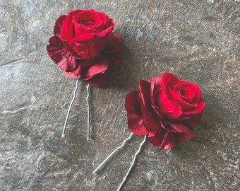 Rode roos minimale echte bloem haarspelden, rode gedroogde bloem mini haar stuk, Rose bruiloft haarspeld, bruids bruidsmeisjes bloem hoofddeksel
