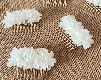 Bridal White Flower Comb, Minimalist Wedding Hair Pins, Boho Bridal Hair Accessories, Handmade Dried Flower Hair Piece Ivory Cream