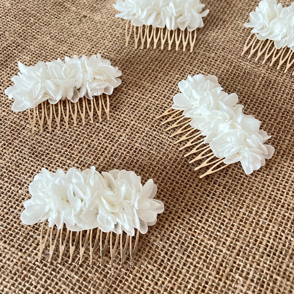 Bridal White Flower Comb, Minimalist Wedding Hair Pins, Boho Bridal Hair Accessories, Handmade Dried Flower Hair Piece Ivory Cream