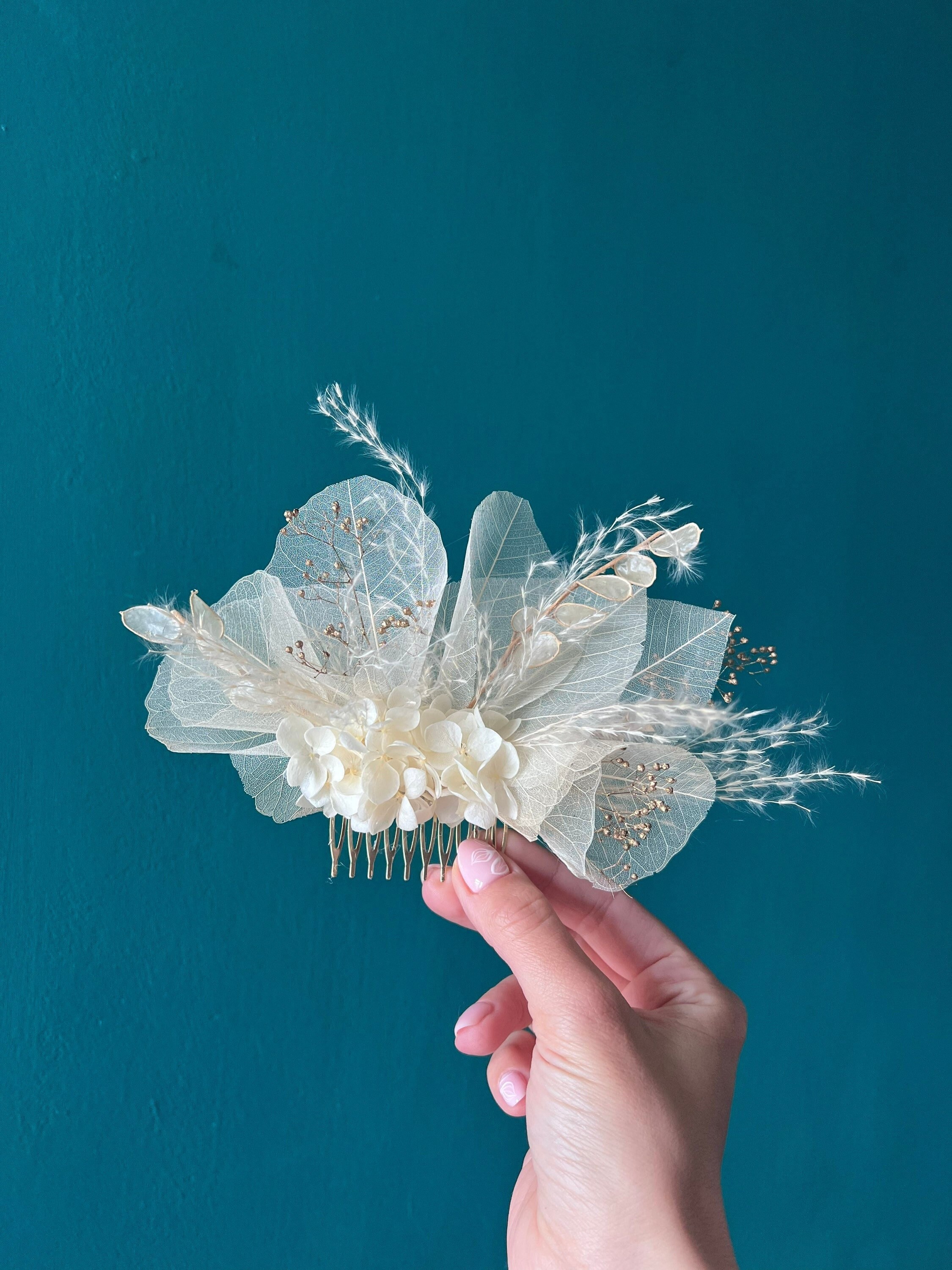 Ivory Dried Flower Hair Comb For Brides, Statement Floral Head Piece, Unique Design Festival Headdress, Boho Wedding Accessories