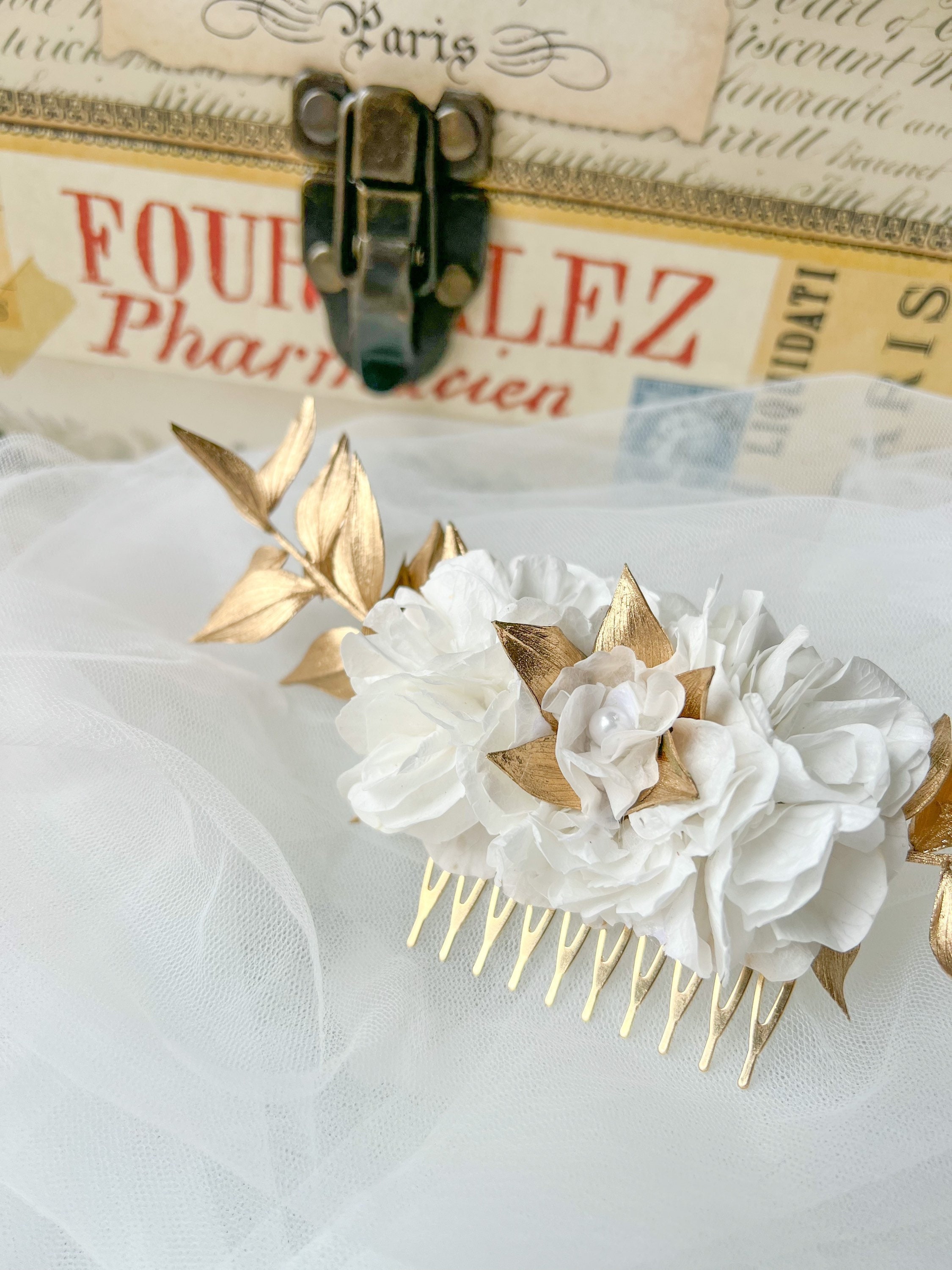 Gold & White Boho Bridal Everlasting Flower Comb, Preserved Hydrangea Italian Ruscus Wedding Hair Dried Accessories For Bride