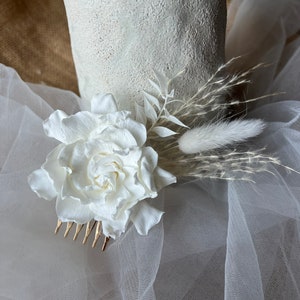 Preserved Gardenia White Rose Hair Piece Wild Looking Bohemian Flower Headpiece, Minimal Wedding Floral Hair Comb