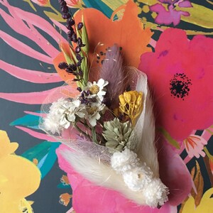 Handmade Flower Hair Clip UK, Pastel Floral Hair Clip, Dried Flower Ivory Hair Piece, Bohemian Bridal Hair Accessories, Unique Design Gift imagem 3