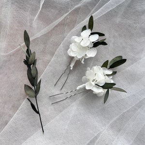 White and Green Dried Flower Hair Pins, Minimal Bridal Hair Pins, Ivory Floral Eucalyptus Greenery Hair Accessories, Classic Bride Hair Pick image 8