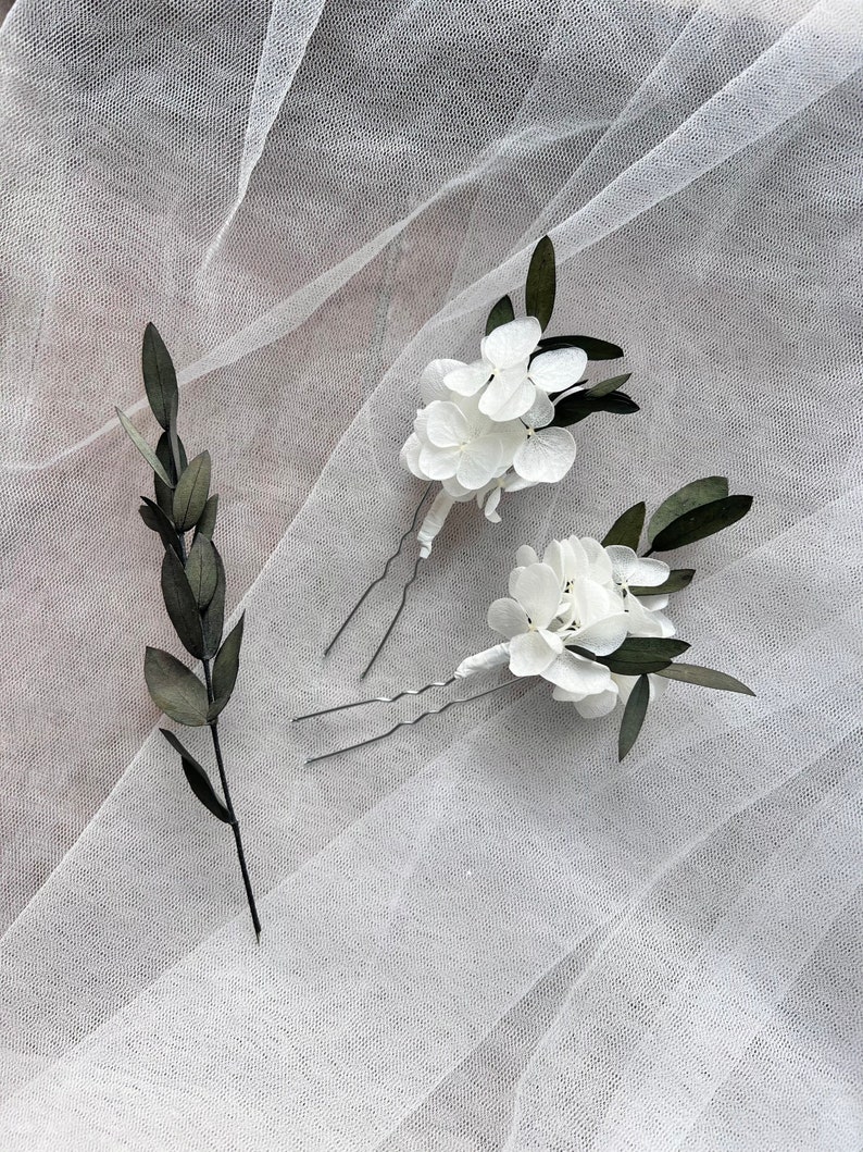 White and Green Dried Flower Hair Pins, Minimal Bridal Hair Pins, Ivory Floral Eucalyptus Greenery Hair Accessories, Classic Bride Hair Pick image 8