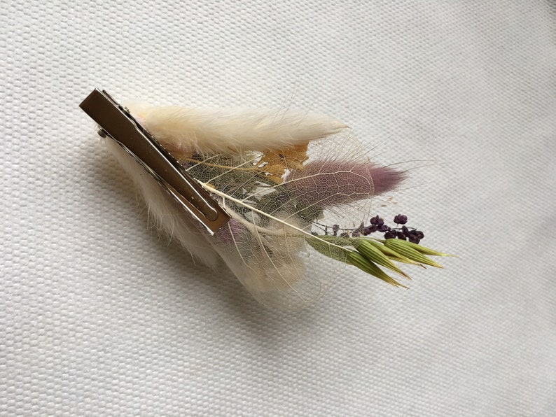 Handmade Flower Hair Clip UK, Pastel Floral Hair Clip, Dried Flower Ivory Hair Piece, Bohemian Bridal Hair Accessories, Unique Design Gift imagem 7