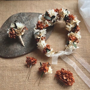 How to Craft Boho-Style Flower Crowns for Your Wedding – Sola Wood Flowers