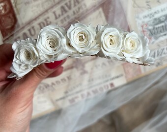 Bridal Rose Hair Comb, White Floral Hair Comb for Wedding, Bridal Floral Hair Accessories, White Rose Headpiece, Classic Wedding Comb