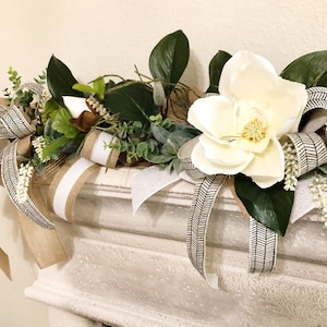 Magnolia Garland: Burlap Bow Table Centerpiece