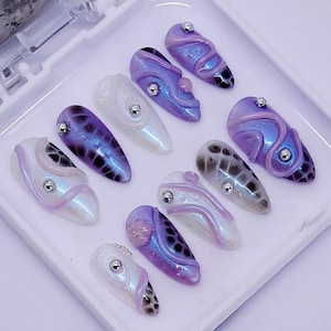 Shimmering Press On Nails: 3D Swirls & Silver Studs