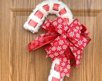 Candy Cane Wreath / holiday wreath / winter