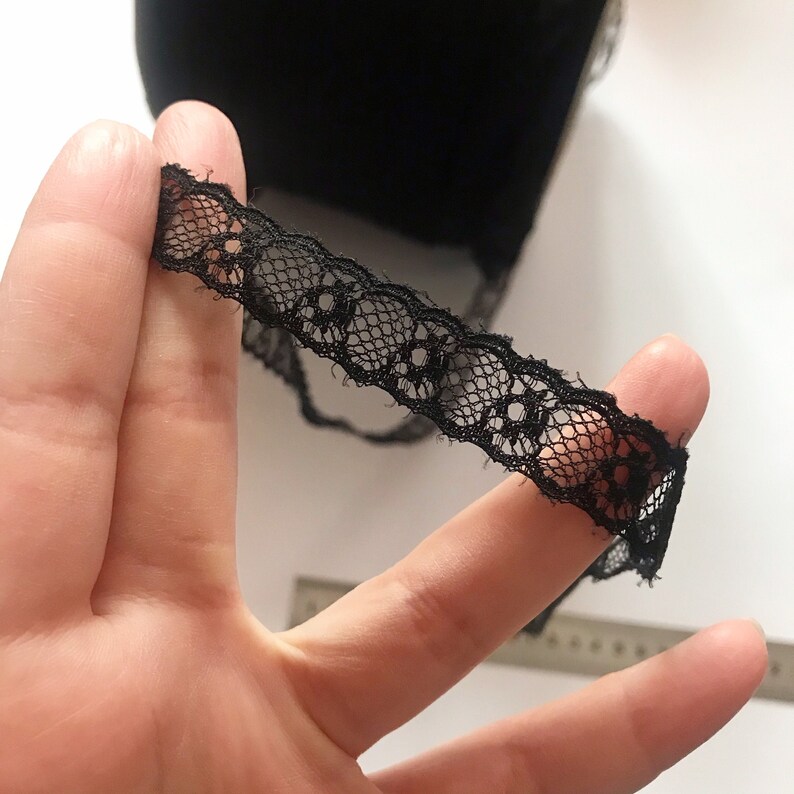 White flower bridal wedding trim Lace trim Corded lace applique Wedding dressveil appliques White lace applique 0.5 inches black lace