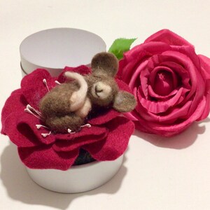 Needle Felting Flower Mouse Kit