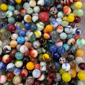 Ucradle 100 Pieces Traditional Assorted Colorful Classic Retro Glass Marbles ... 