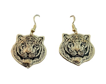 Pendientes colgantes con medallón de tigre dorado