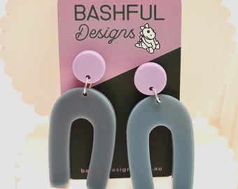 Be like Bond blue arch fun-shaped earrings