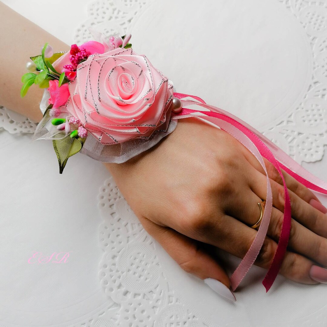 Розовый цветочный корсаж на запястье, ручная работа - Etsy